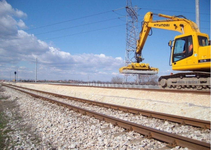 Николоски и Караџов ќе го потпишат договорот за изградба на меѓуграничниот тунел на пругата од Коридорот 8