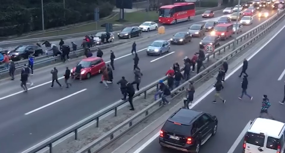 „Делии“ и „Гробари“ сакале да направат хаос пред натпреварот помеѓу Црна Гора и Хрватска, полицијата ги спречила!