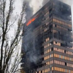 Гори небодерот на „Вјесник“ во Загреб: Гаснењето ќе трае цел ден, без опасност од уривање