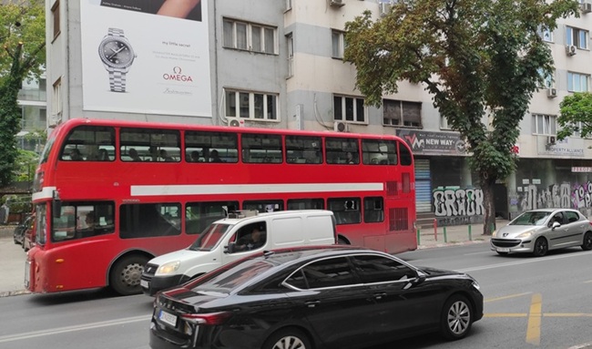 Автобус на ЈСП прикочил, малолетник паднал и тешко се повредил