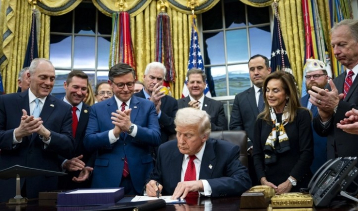 Трамп го потпиша Законот за финансирање, со што заврши рекордната блокада на работата на американската Влада