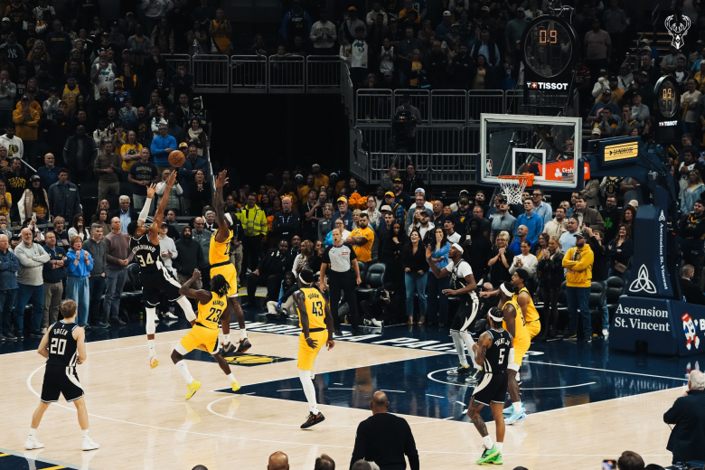 Потег на вечерта во НБА за победа во последна секунда