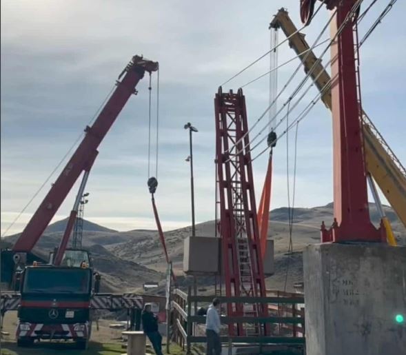 Маврово се подготвува за зимска магија: Започна финалното средување на ски-лифтовите