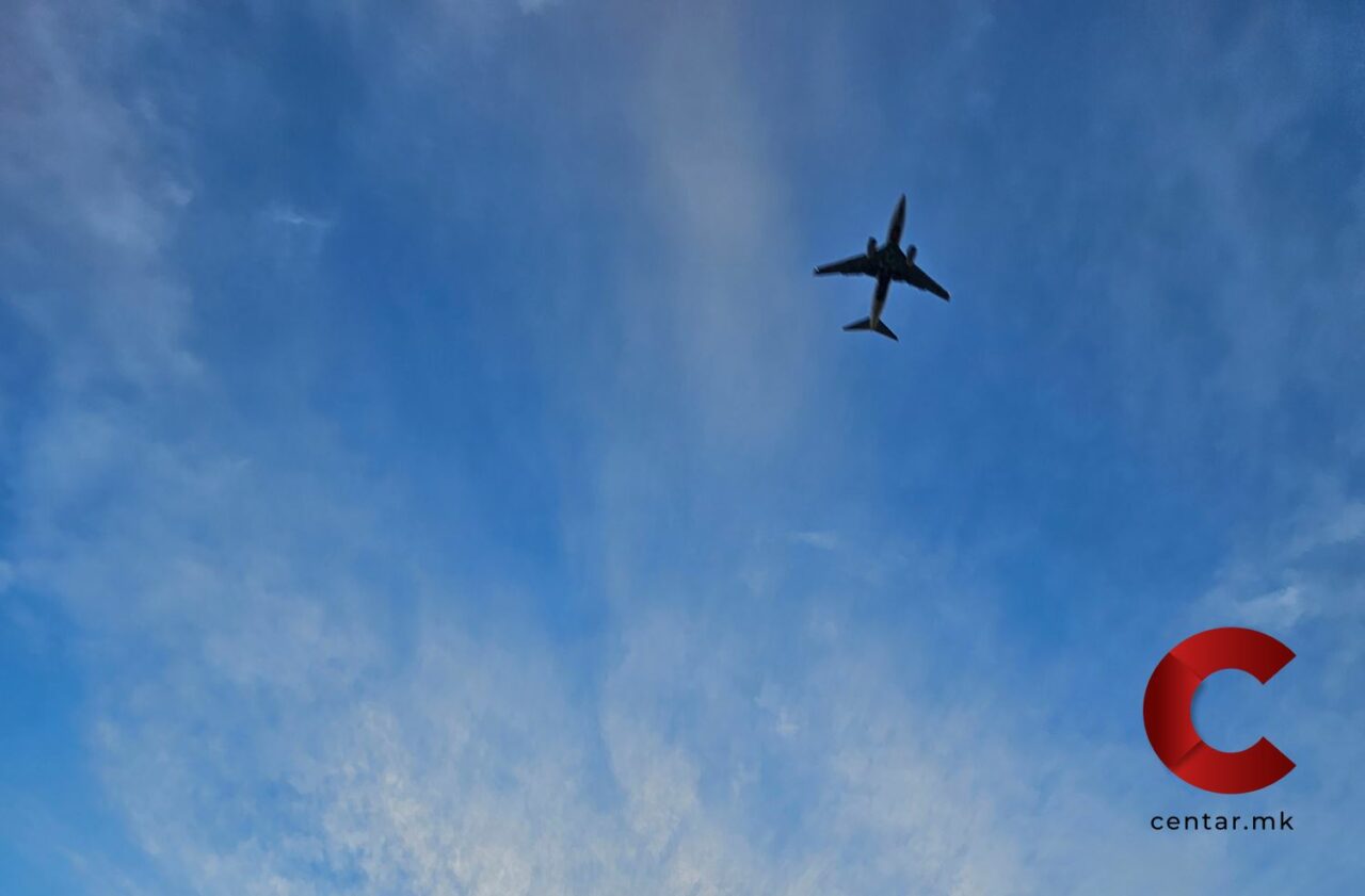 Дронови забележани над воена база во Белгија: полициски хеликоптер ги следеше, па ги изгуби