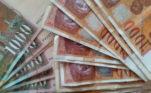 Уапсени лихвари од Кавадарци – за долг од 80.000 наплатија над 700.000 денари