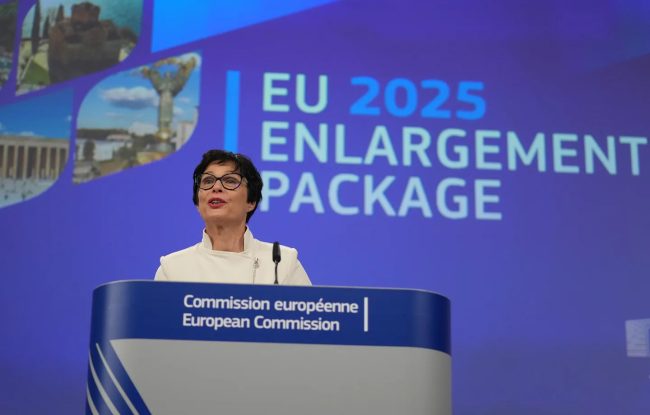 И МАКЕДОНИЈА И БУГАРИЈА И ЕУ ТРЕБА ДА ПОКАЖАТ ХРАБРОСТ ВО ПРОЦЕСОТ НА ПРОШИРУВАЊЕ, ВЕЛИ АНАЛИЗА НА ТИНК ТЕНКОТ БИЕПАГ