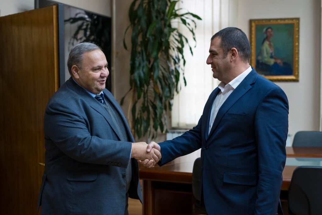 Градоначалникот Петар Јанков и претставникот на УНДП Грегоријан ја потврдија изградбата на нов парк во Струмица