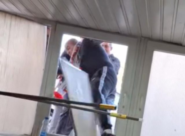 Лишен од слобода навивачот од Прилеп кој се обиде да влезе во соблекувалната на Шкендија Арачиново