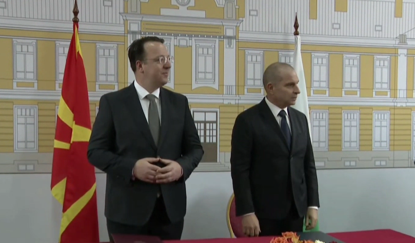 Се исполнува сонот за железничка врска Скопје-Софија: Николоски и Караџов потпишаа договор за изградба на тунелот