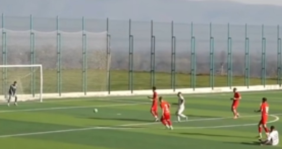 Комедија: Во Брвеница падна еден од најмешните голови во историјата на македонскиот фудбал! (ВИДЕО)