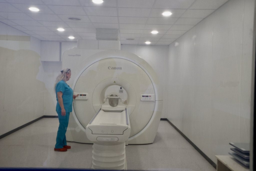 Нов апарат за магнетна резонанца и лапароскопски столбови промовирани на УК за хируршки болести „Св. Наум Охридски“ 