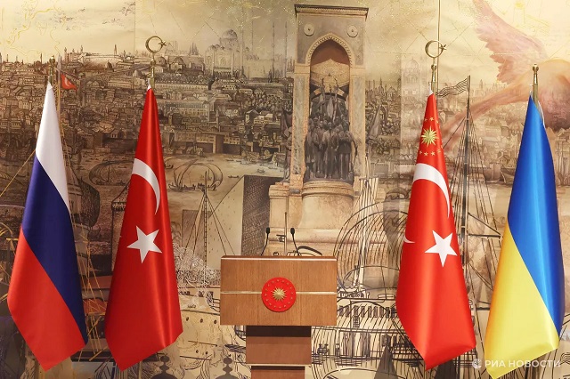 Кремљ oдговори дека Русија нема да учествува во преговорите за Украина во Турција оваа недела