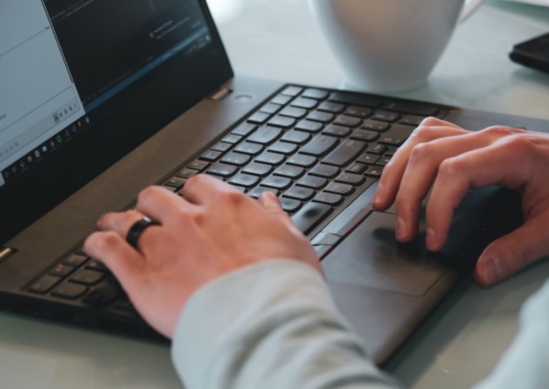 Радовишанка обвинета за лажно пријавување бомба во основно училиште