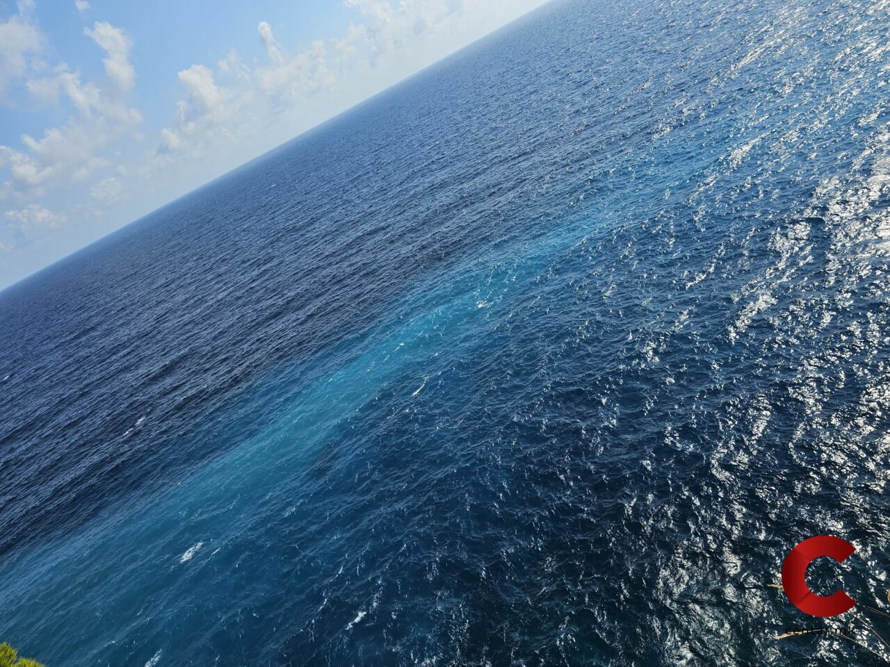 Заплови „Фуџијан“, најновиот и најмоќен кинески носач на авиони