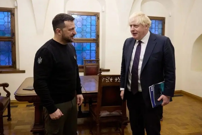 Борис Џонсон го нарече мировниот план на САД „целосно предавство на Украина“