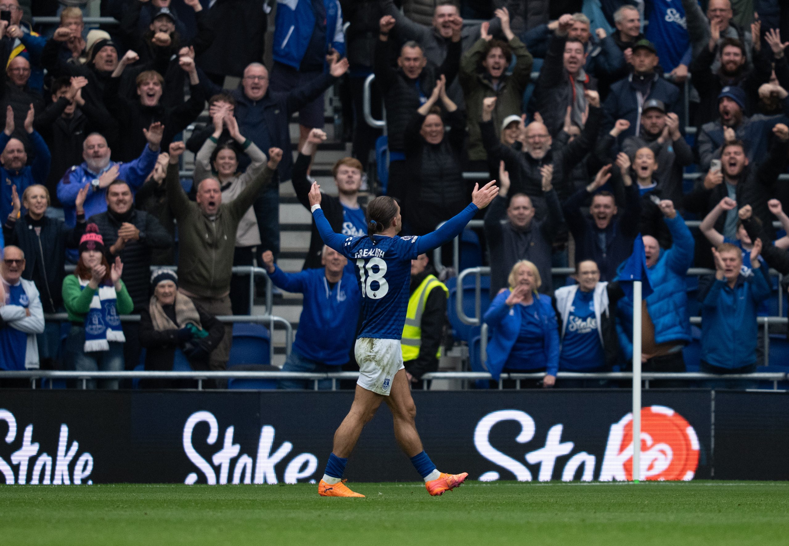 Руни со порака до Грилиш: „Може да си закаже летен одмор, бидејќи на СП – нема да оди!“