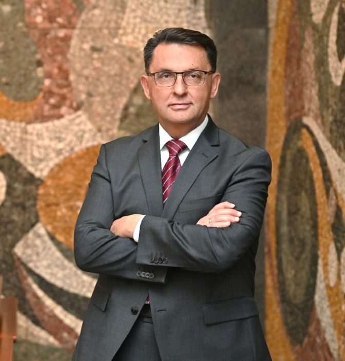 Новите трговски политики и продолжената светска неизвесност се јасен потсетник за важноста на силните домашни економски фундаменти