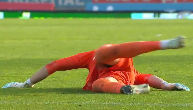 Чудно голманско загревање на сред натпревар