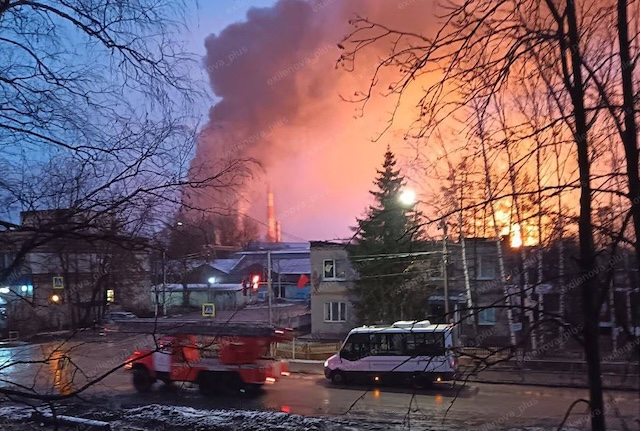 ВИДЕО| Москва под голем напад со украински дронови – Гори главната електрана која ја снабдува со струја