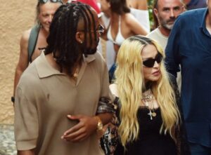 Мадона се мажи за момче 38 години помладо од неа: „Предбрачниот договор се подразбира“