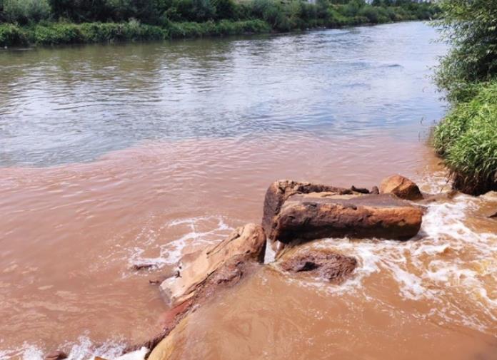 Се расчистуваат наноси и одрони по обилните врнежи