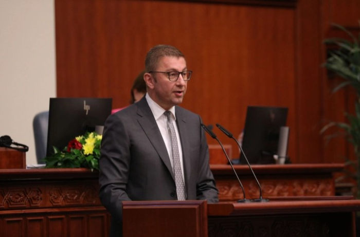 Во Собранието пратениците од опозицијата ќе им поставуваат прашања на премиерот и министрите