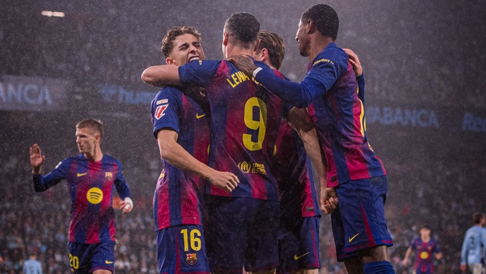 Лудо прво полувреме, Левандовски се врати со хет-трик, Барса му се доближи на Реал (ВИДЕО)