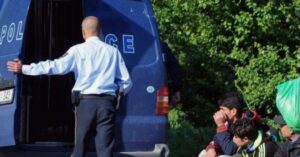 Во „киа“ стуткани 10 мигранити, фатен криумчар во Гевгелија