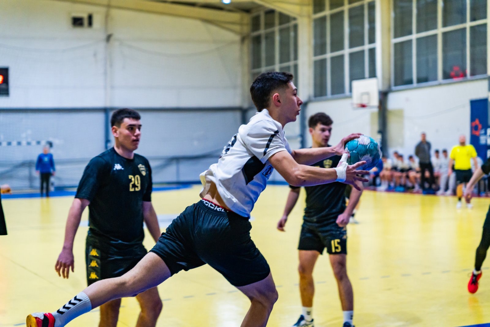 Зенговски: Со агресивна одбрана и сигурен напад до победа над Радовиш