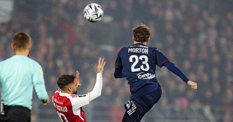 ВИДЕО: Грајф блескаше на голот, Лион преживеа со човек помалку кај Брест