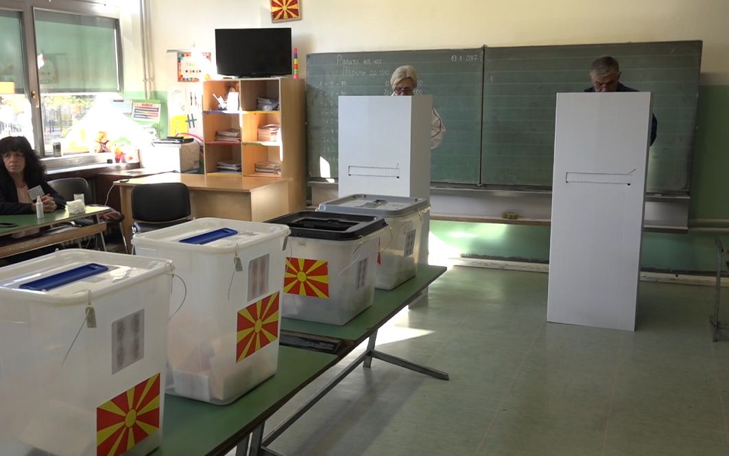 Излезeноста на гласачите во Градот Скопјe до 13 часот намалена за 5% во споредба со првиот круг