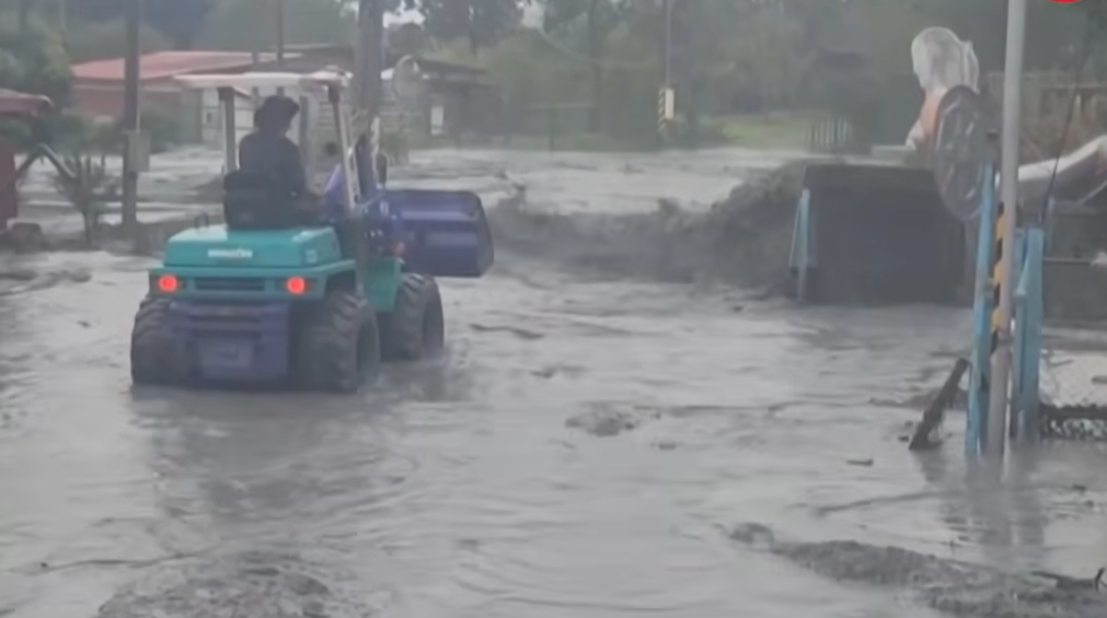 (ВИДЕО) Тајфунот Фунг-вонг донесе поплави во Тајван, евакуирани повеќе од осум илјади луѓе