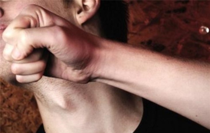 Четри лица физички се пресметале во близина на угостителски објект