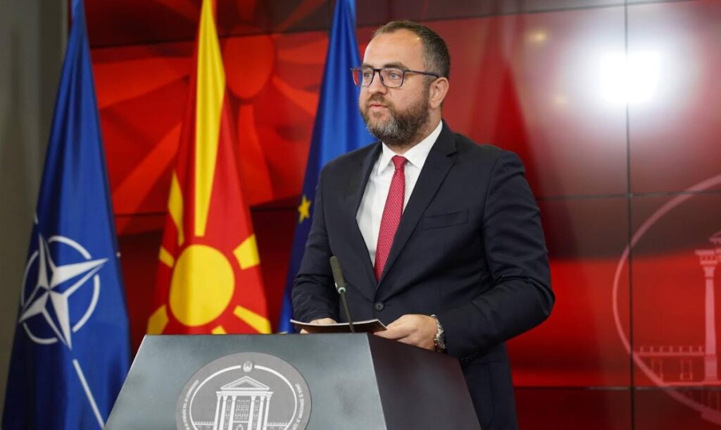 Министерот Тошковски бил подложен на операција: Следува краток период на опоравување