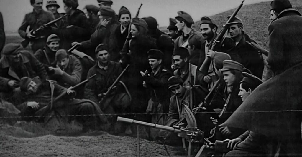 „Првите часови на ослободувањето“: ТВ21 ги „оживеа“ фотографиите со помош на вештачка интелигенција