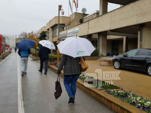 Дожд и температури до 19 степени денеска, во викендот врнежливо