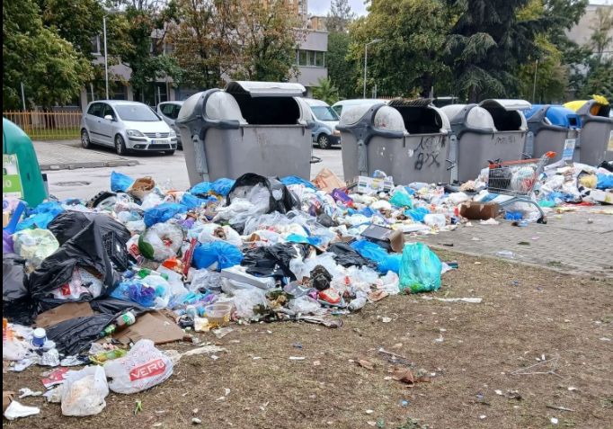 КАМИОНИ ЗА ЃУБРЕ СО ВЕШТАЧКА ИНТЕЛИГЕНЦИЈА: Кај нас едвај се собра, а во Германија со АИ се решава погрешно фрлениот отпад