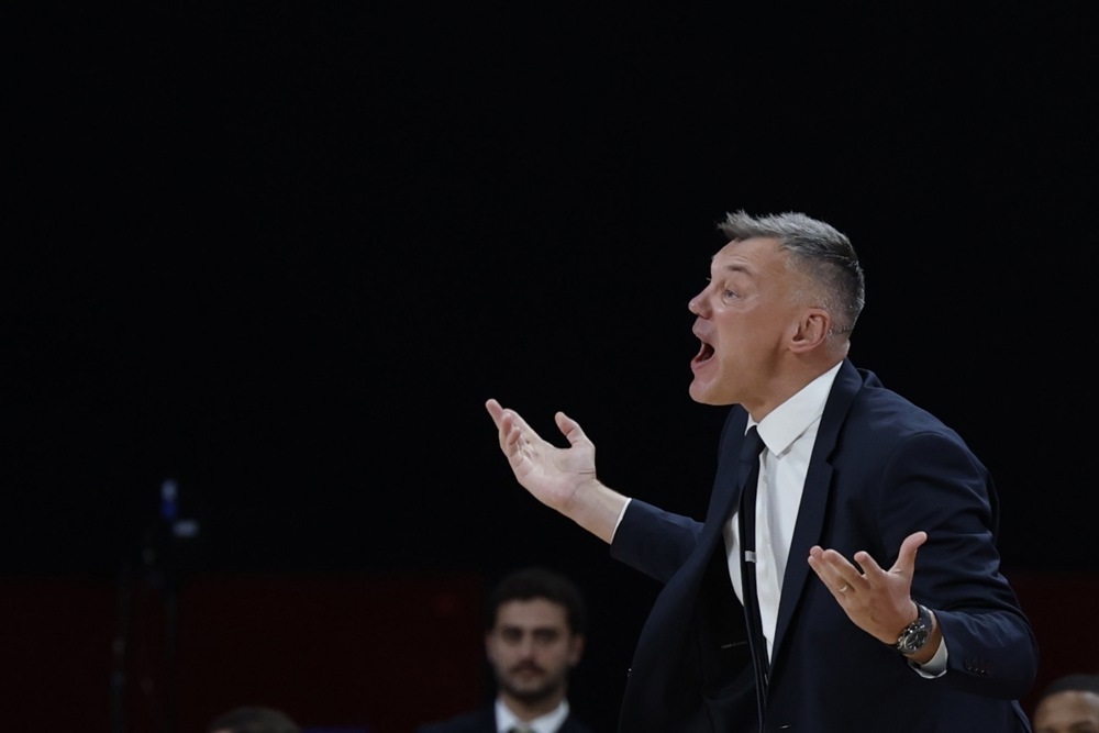 Шарас: На теренот, не изгледаме како професионални спортисти