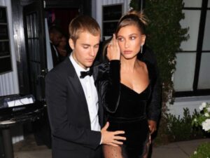 (Фото) Хејли Бибер во тесно бикини го полуде Џастин Бибер