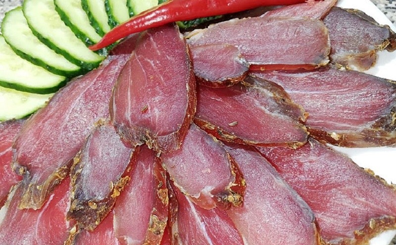 Домашно сушено месо: вистински деликатес без хемикалии и без грижа на совест – подгответе гурманска закуска во сопствената кујна!