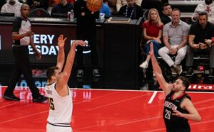 Ниту Хјустон немаше решение за неверојатниот Никола Јокиќ (ВИДЕО)