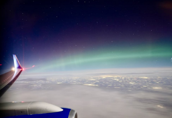 Патник во авион направи неверојатна снимка од поларната светлина