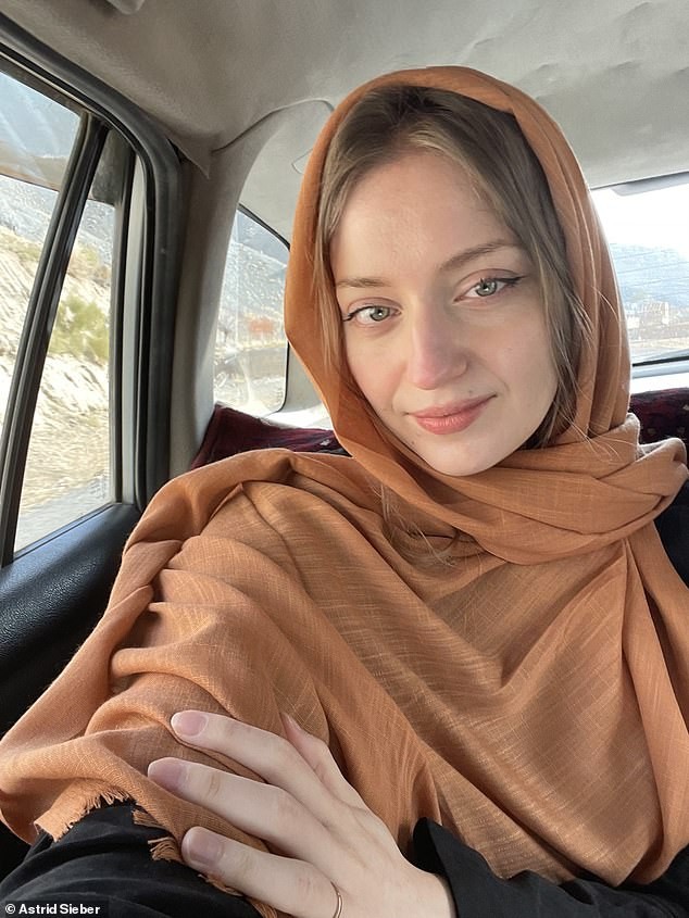 Приказната на една инфлуенсерка која ќе ве зачуди: Посетив 101 држава, од Британија до Јапонија, но само една ми го промени животот, ме научи на понизност, а тоа е Авганистан