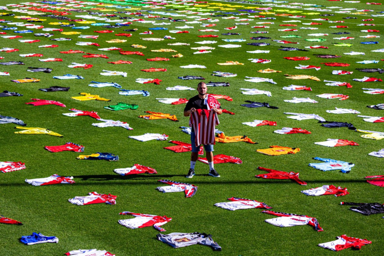 Светски рекорд за Гинис: Жилиен од Монако поседува 1.146 дреса