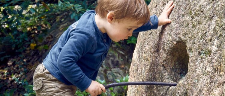 Зошто детската љубопитност е благослов — и покрај тоа што нè излудува со „пази“ и 46 прашања дневно