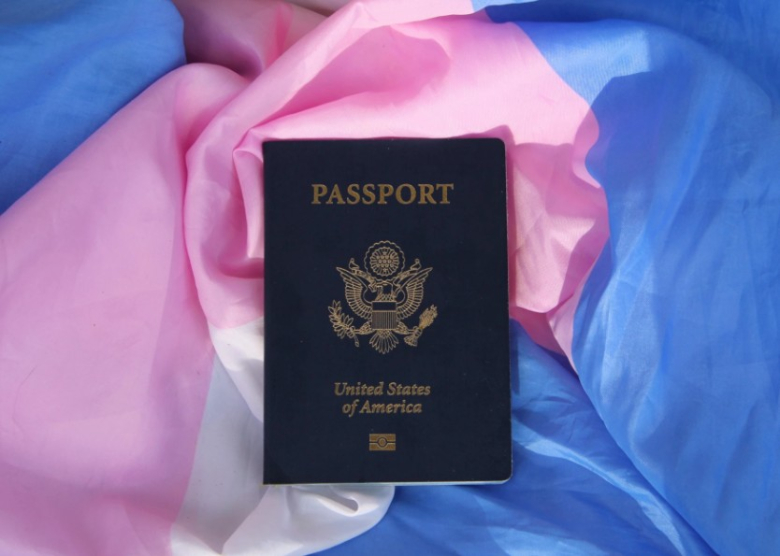 Во пасош само факти: пол при раѓање, а не по избор