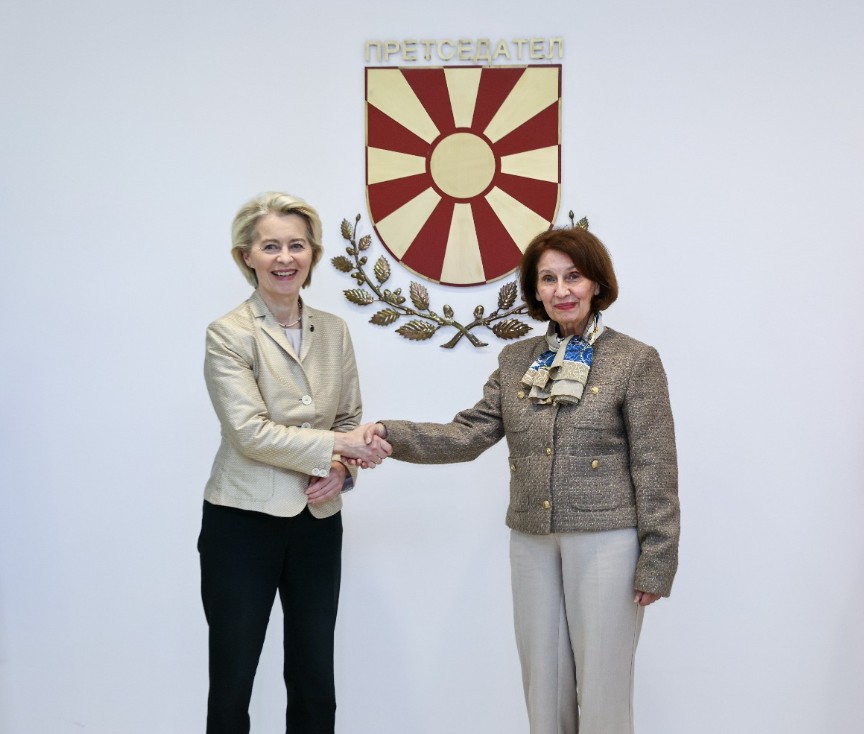 Сиљановска-Давкова за објавата на Фон дер Лајен: На средбата кај мене не стана збор ниту за топка, ниту за двор