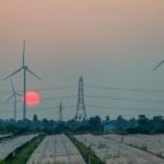 Дали ветерните турбини и сончевите панели ја зголемуваат цената на електричната енергија?