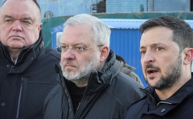 ЗЕЛЕНСКИ СМЕНИ ДВАЈЦА МИНИСТРИ ПОРАДИ КОРУПЦИСКАТА ШЕМА ВО ЕНЕРГЕТСКИОТ СЕКТОР ВОДЕНА ОД НЕГОВ ПРИЈАТЕЛ