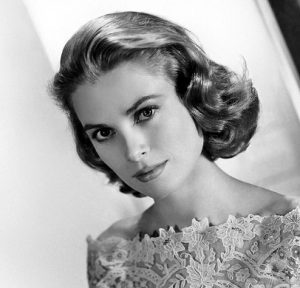 Денес се сеќаваме на Грејс Кели – симбол на стил, моќ и вечна елеганција